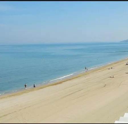 Appart Deauville-villers Sur Mer 2 Pieces 4 Pers 100 M Environ De La Plage Apartment Villers-sur-Mer